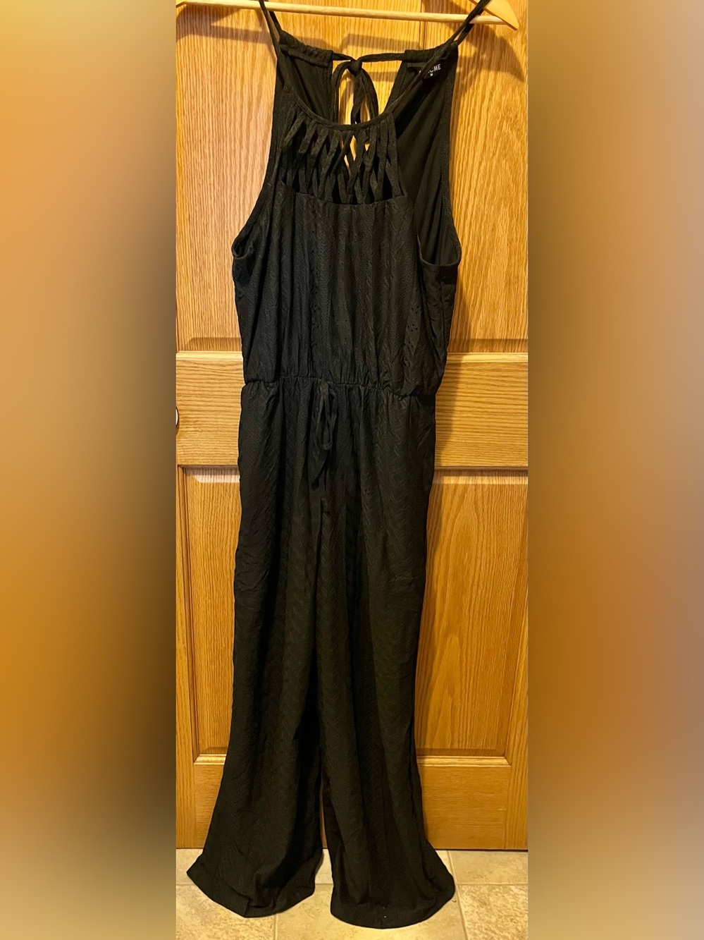 Cupshe Black Sleeveless Jumpsuit with Lattice Back